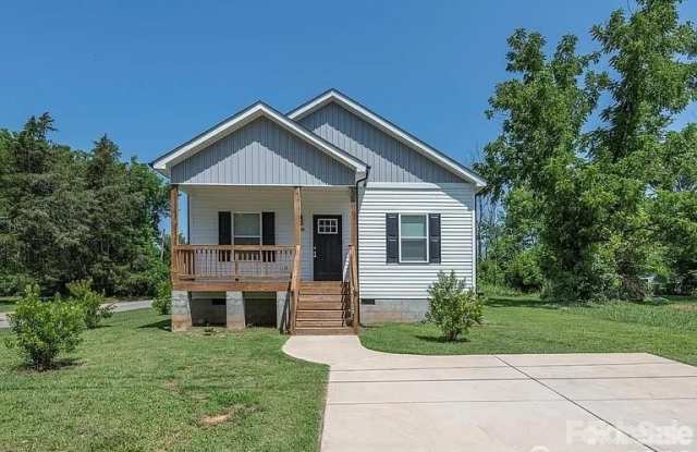 1474 Stroupe Street Gallery 1