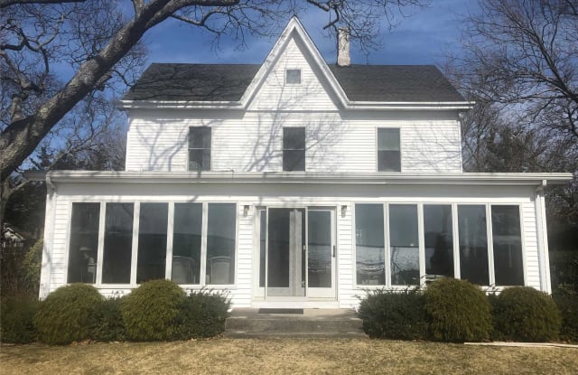 495 Mesrobian Dr - 495 Mesrobian Drive, Laurel, NY 11948