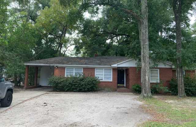 Charming 3-Bedroom, 1.5-Bathroom Brick Rental Home Near VSU & SGMC – Valdosta, GA photos photos