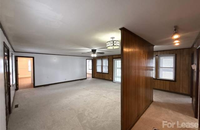 3628 Brooks Lane Gallery 3