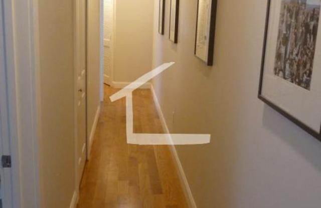 Nice 3 bed in Brookline Gallery 4