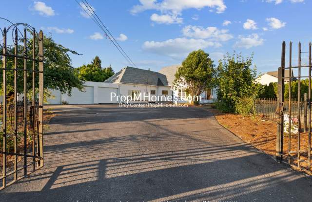 Discover Architectural Charm with this 3 Bedroom Estate! photos photos