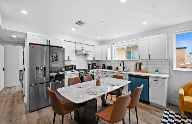 MH 1419 W 35th St photos photos