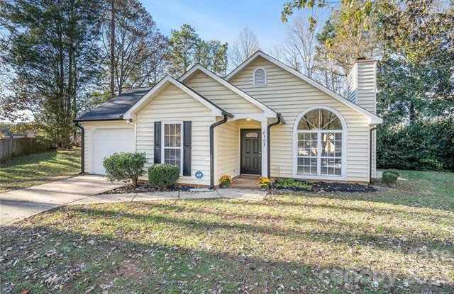 6103 Sunbridge Ct - 6103 Sunbridge Court, Charlotte, NC 28269 6103 Sunbridge Ct - 6103 Sunbridge Court, Charlotte, NC 28269
