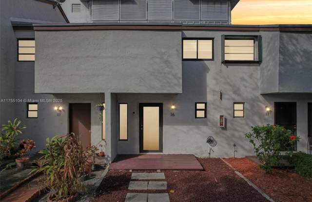 1901 NW S River Dr photos photos