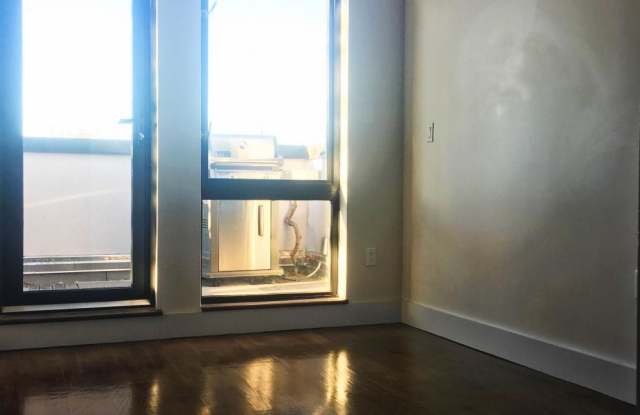 121 Woodbine St Gallery 3