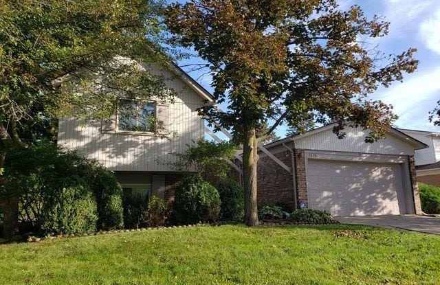1379 PEACHTREE Drive - 1379 Peachtree Drive, Troy, MI 48083