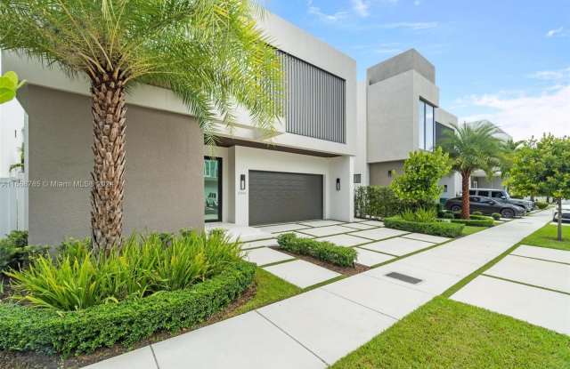 10536 NW 67th Ter - 10536 Northwest 67th Terrace, Doral, FL 33178