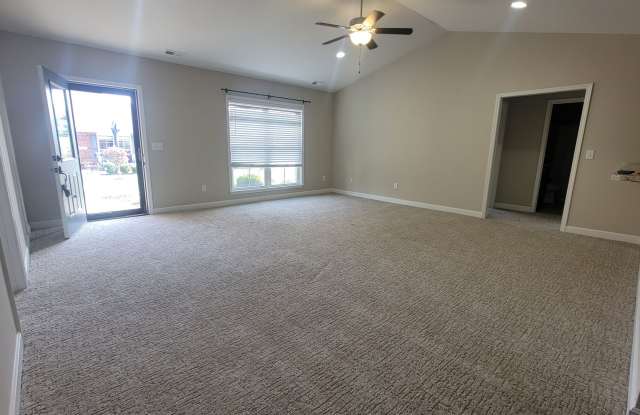 Elegant & spacious 3 bedroom, 2 bathroom condo in Simpsonville Gallery 4