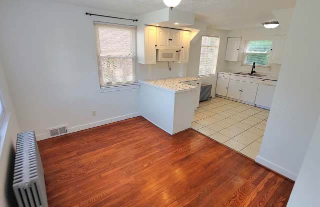 *Recently Updated & Cozy 3BD/1BA Single-Family Home Available in Brentwood* Gallery 4
