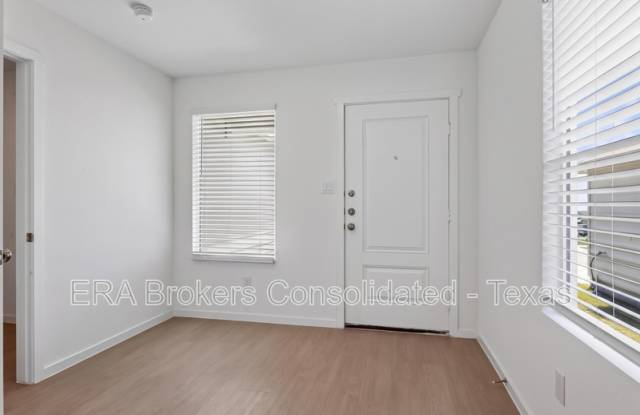 511 Sarah Way Gallery 2