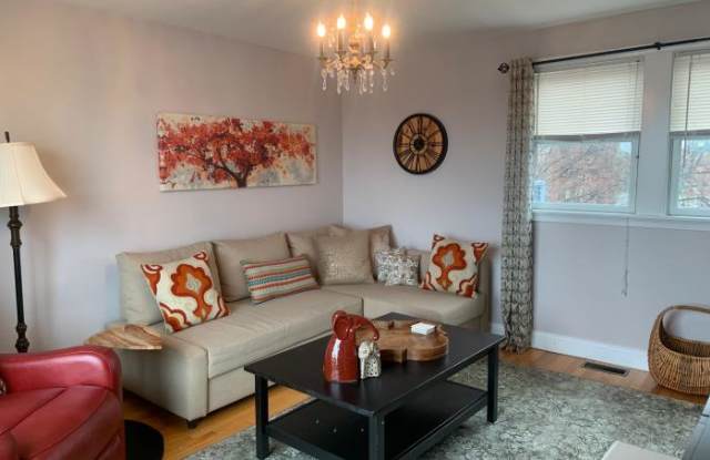 4 North Hudson Gallery 2