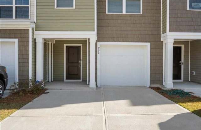 Beautiful 4-Bedroom 2.5 Bath Townhome photos photos