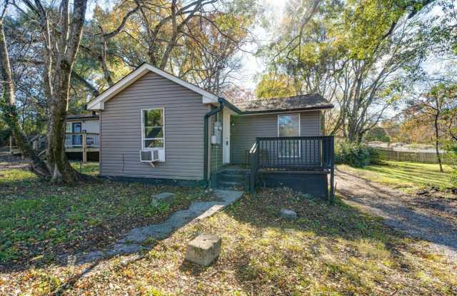 6110 Walden Ave, Chattanooga, TN 37415 | $1600 - 3Bed/2Bath - 6110 Walden Avenue, Chattanooga, TN 37421