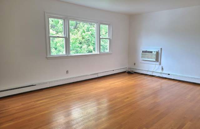 508 New Rochelle Road Gallery 3