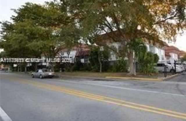 10901 N Kendall Dr - 10901 North Kendall Drive, Kendall, FL 33176