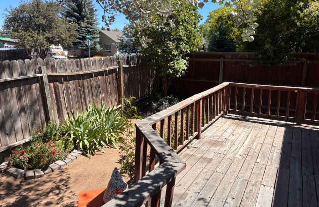 Located Right Off Galveston, 2 Bedroom Duplex w/Fenced Yard! Gallery 3