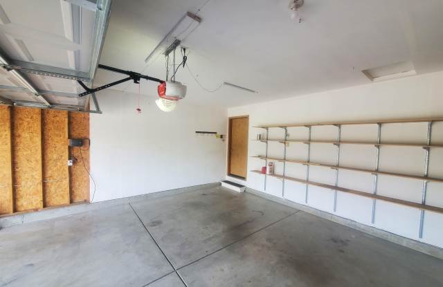 5006 Sinai Drive Gallery 3