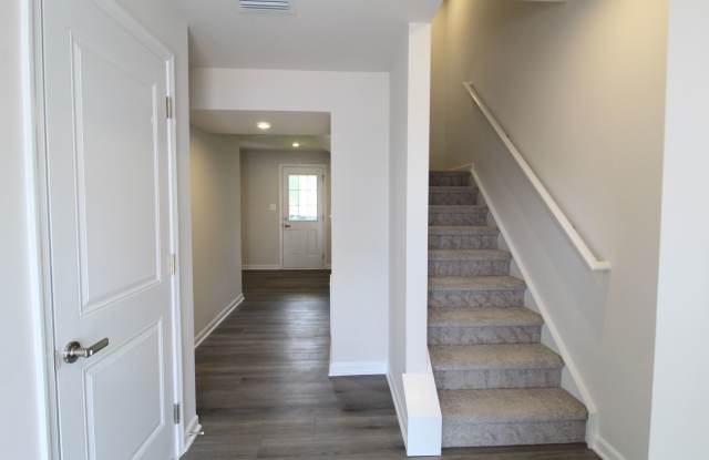 3 Bedroom 2.5 Bathroom new construction townhome for rent! Gallery 3