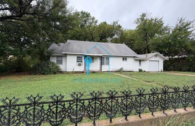 $1149 - 3 bed 1 bath - Single Family Home Gallery 1