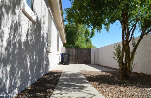 4132 E Carriage Court photos photos
