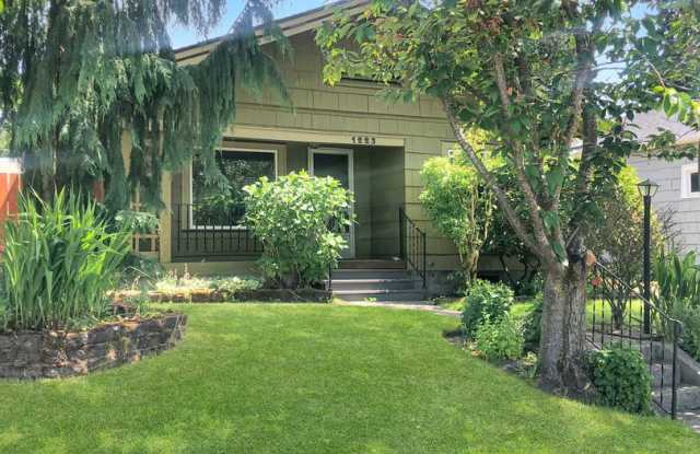 Adorable home, wonderful space and great location! photos photos