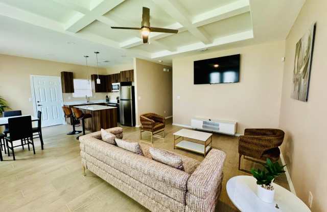 3013 W Driftwood St Gallery 2