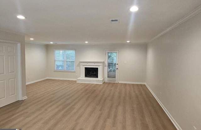 2270 Newport Landing Gallery 2