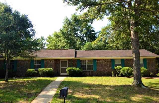 Deerfield Park! - 209 Antler Drive, Enterprise, AL 36330