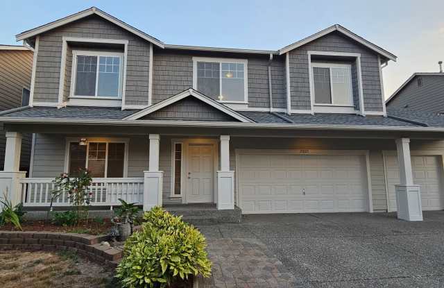 WoodCreek 4 Bedroom Gallery 1