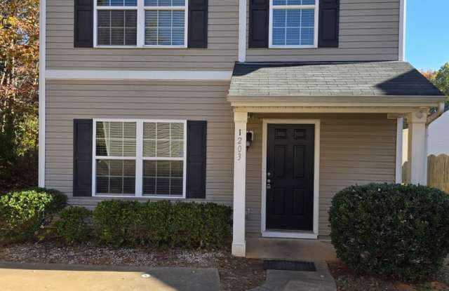 Residential Home with 3BR/2.5BA located close to uptown Charlotte - 1203 Chaser Ridge Court, Mecklenburg County, NC 28216