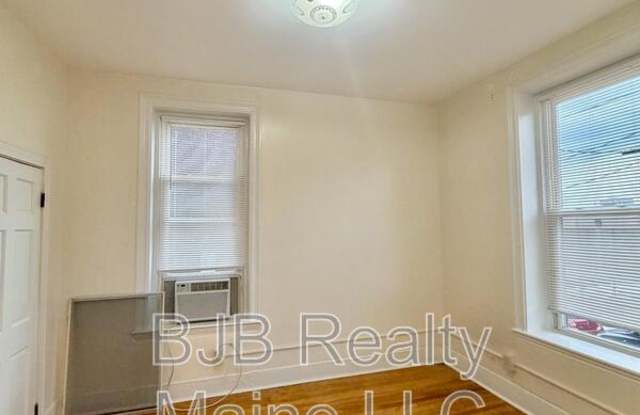 104 Oak St. Gallery 3