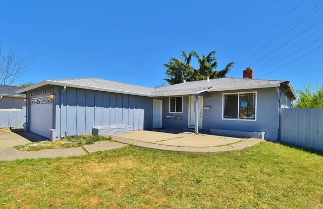 Spacious Gated House with Huge Yard for Rent in Fremont, Ca.!!!! photos photos