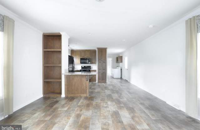 36 RIVERVIEW Drive Gallery 2