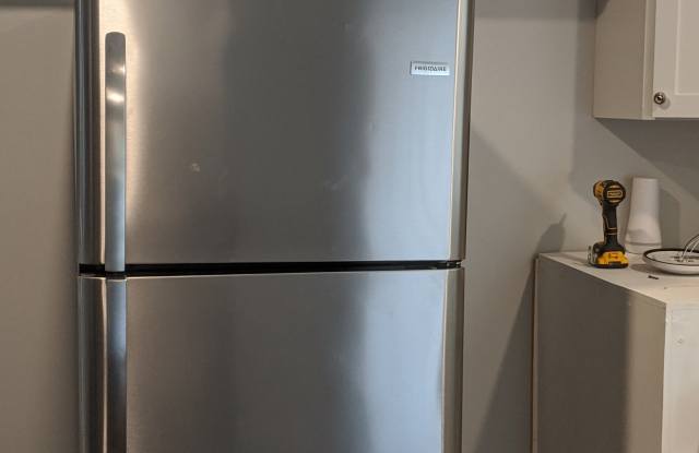 1419 22nd Ave N - 2 photos photos