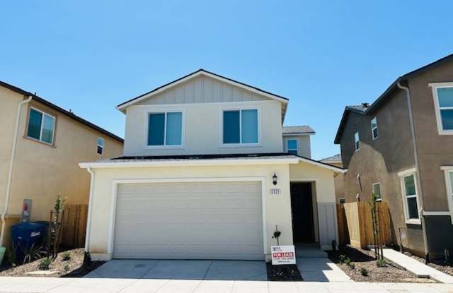$2,295 Clinton  Armstrong, 3 Bed - E Riesling Dr, Fresno / Gated Community  Pool - 6331 East Riesling Drive, Fresno County, CA 93727
