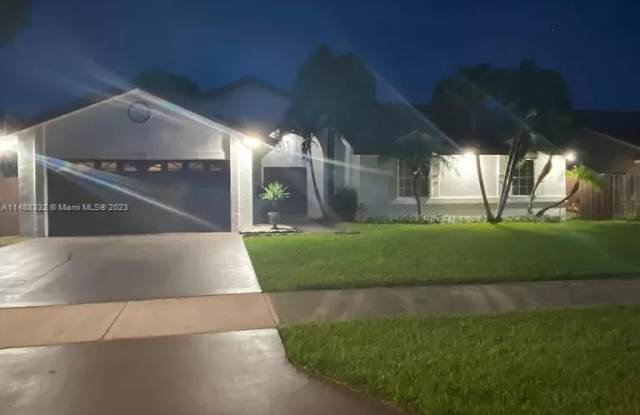 16351 SW 146th Ct Gallery 2
