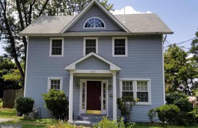 923 LEWIS AVENUE - 923 Lewis Avenue, Rockville, MD 20851