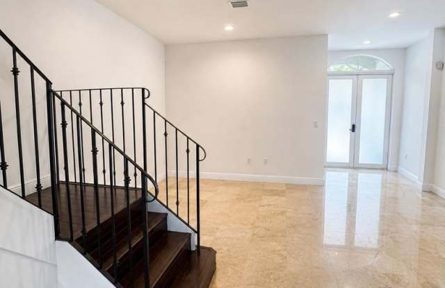 Beautiful Townhome for Rent Gallery 3