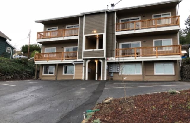 321 N Wycoff Ave 4 - 321 Wycoff Avenue North, Bremerton, WA 98312