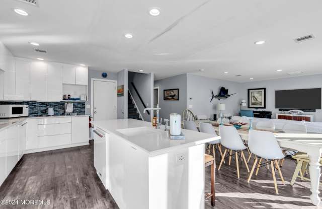 213 Hayes Court Gallery 4