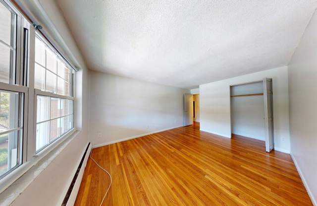 Westside Colonial Gallery 2