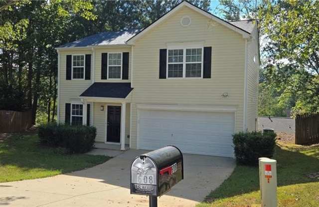 608 Red Oak Court Gallery 2