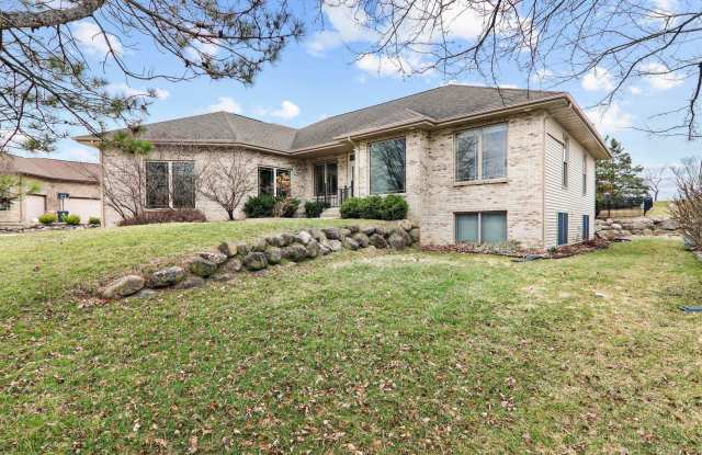 9621 Shadow Wood Dr - 9621 Shadow Wood Drive, Madison, WI 53593
