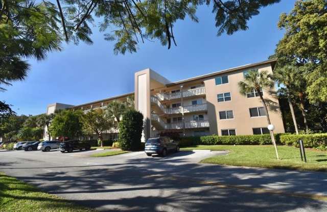 4301 Martinique Cir photos photos