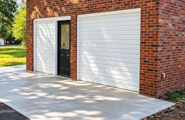2410 Wallace Road Gallery 2