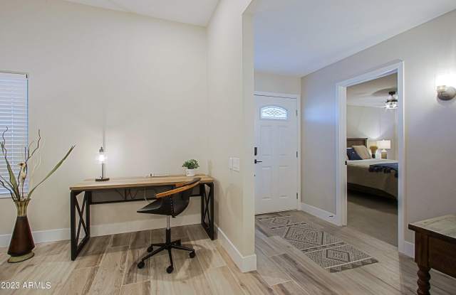 10901 W Sequioa Drive Gallery 4