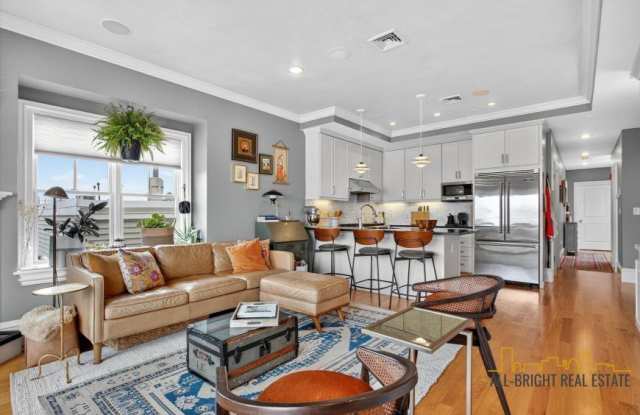 862 East 2nd St. photos photos
