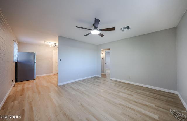 4421 N 23RD Avenue Gallery 3