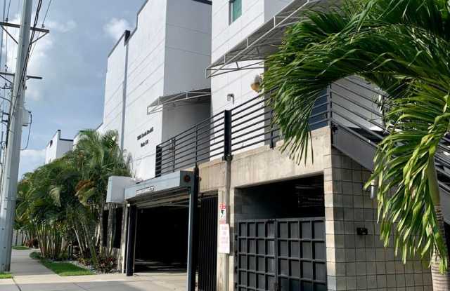 2/2.5 Industrial Style 3 Level Loft at MacDill Landings! photos photos